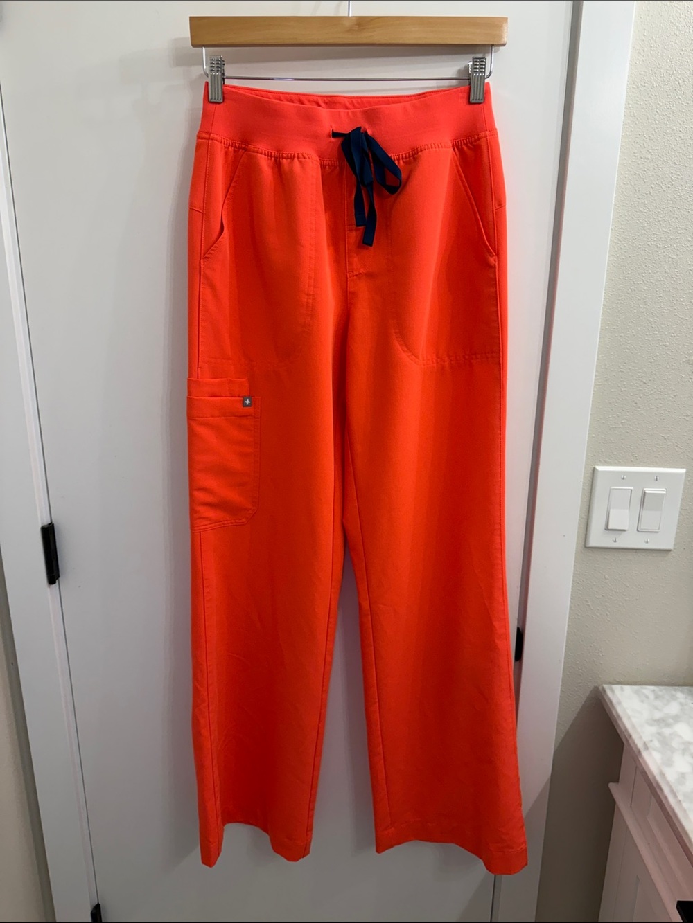 Figs Isabel Wide Leg Scrubs in Fiery Coral Small/T Like New